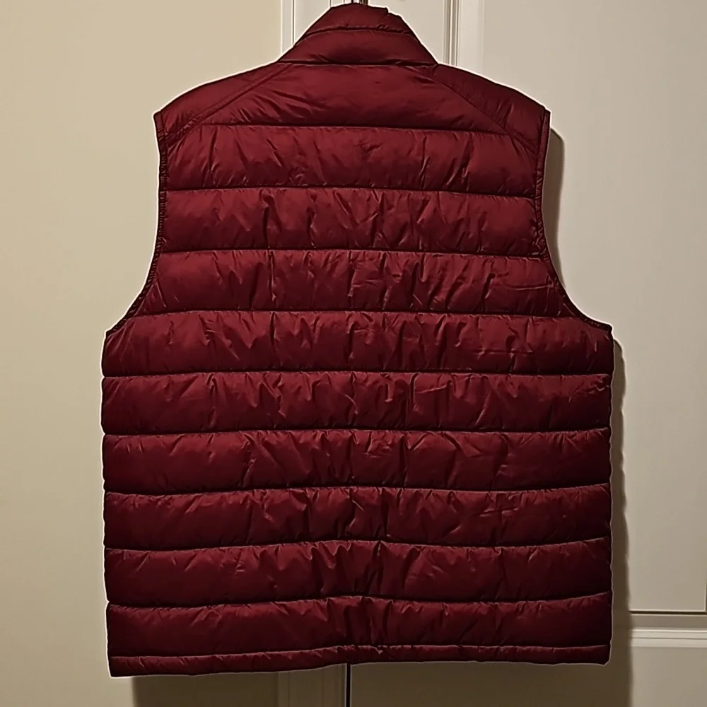 NWT G.H. Bass vest